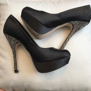 Steve Madden black high heels. jewel Partyy Pumps